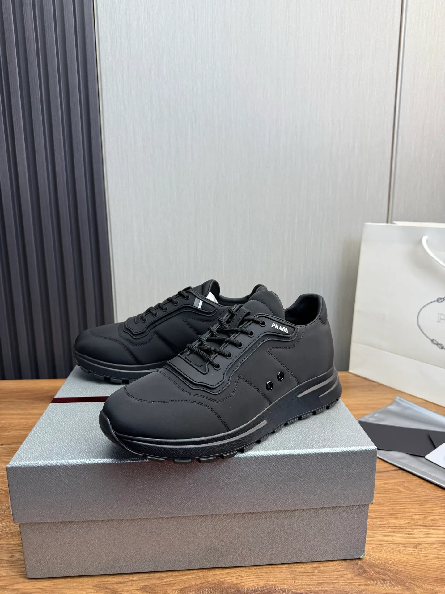 Men's shoes 💰560💰 [PRADA] Popular men's shoes shipped 👏Official website synchronized ⬆️Original imported waterproof fabric + cowhide lining, 1⃣️:1⃣️reproduction, original sole, 38-45 (45. Customized, non-refundable)